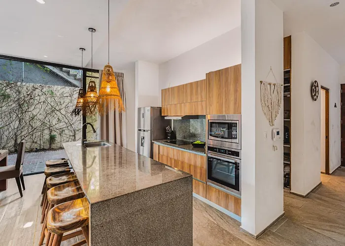 Serene 4br W Pool Hot Tub 1xfree Breakfast Apartment
